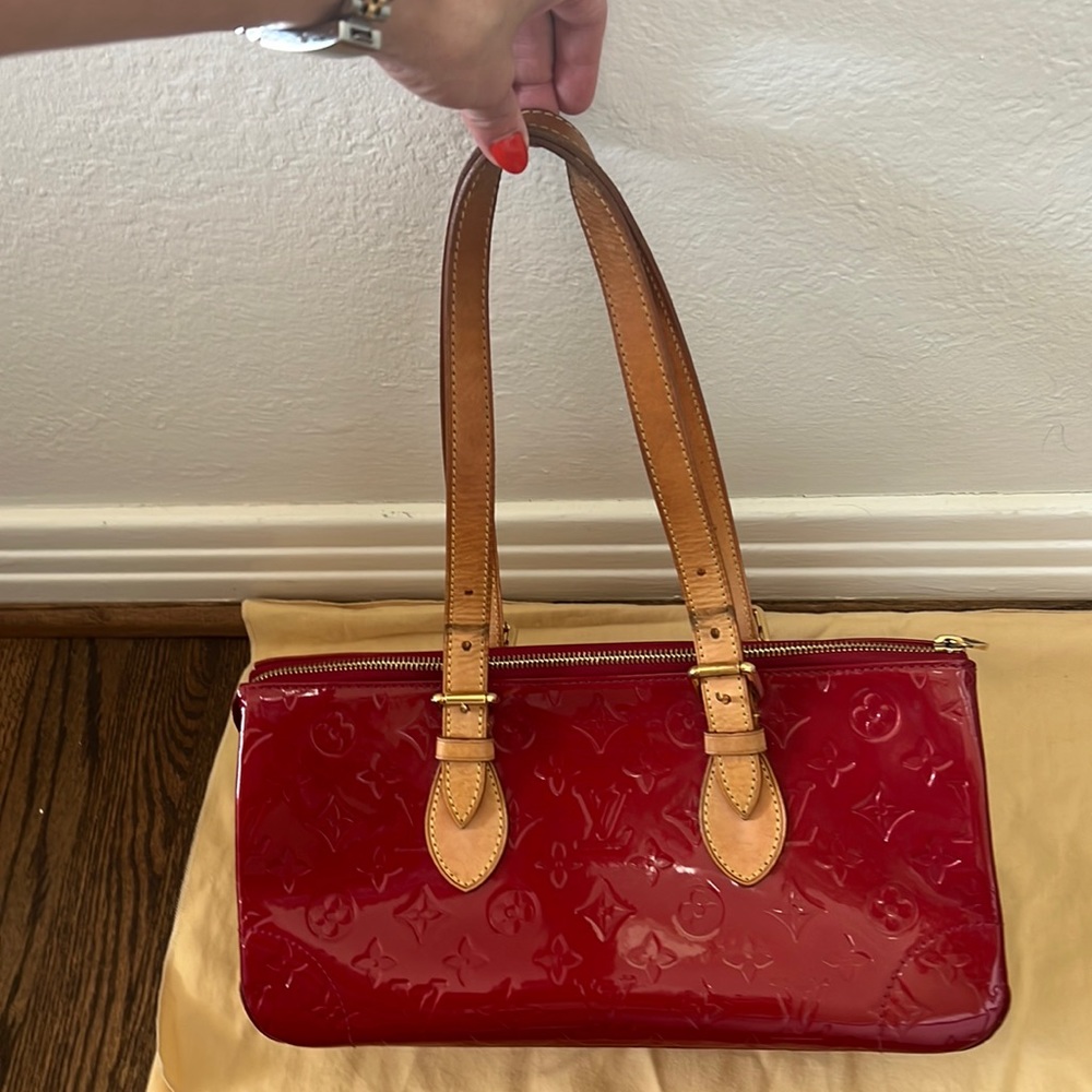 LOUIS VUITTON Vernis Red Patent “Rosewood Avenue” EUC Authentic W/ dust bag